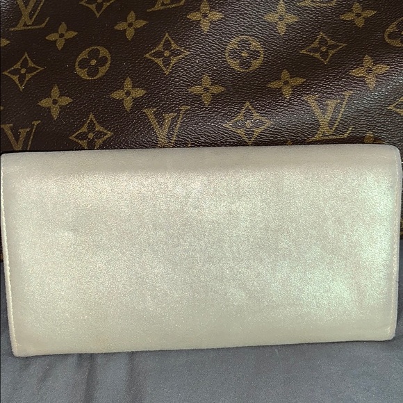 Dior Gold Wallet  Beautiful Bag & temp. Price drop - Picture 3 of 8